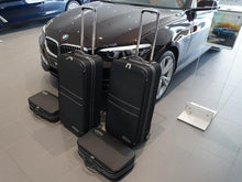 Laden Sie das Bild in den Galerie-Viewer, BMW Luggage Set