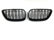 Carregar imagem no visualizador da galeria, BMW F22 Black Kidney Grills Gloss Black M2 Style