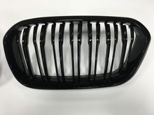 Laden Sie das Bild in den Galerie-Viewer, BMW 1 Series Twin Bar Black grilles