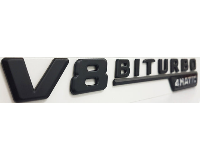 V8 Biturbo 4Matic Emblem in mattschwarzem Set